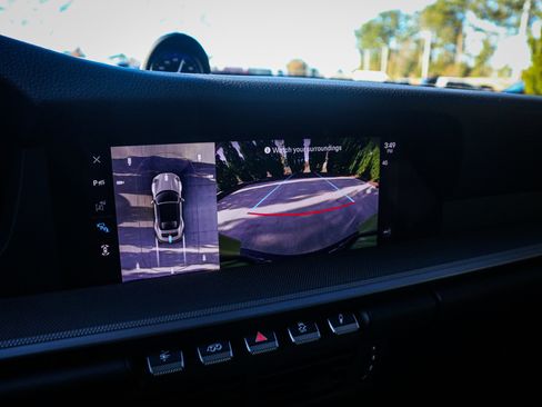 Used 2025 Porsche 911 Carrera image 27