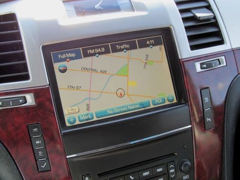 Used 2011 Cadillac Escalade EXT image 30