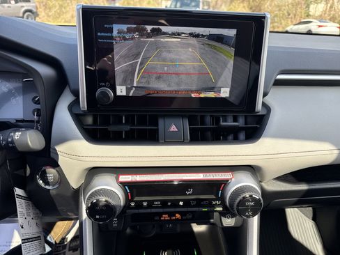 New 2025 Toyota RAV4 XLE w/ Convenience Package FWD image 20