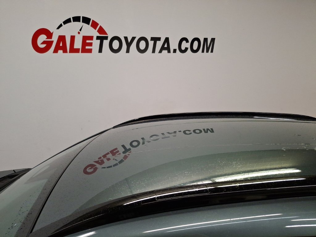 Used 2026 Toyota C-HR AWD/4WD image 8