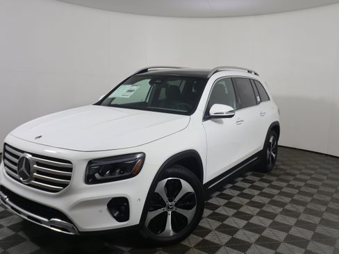 New 2026 Mercedes-Benz GLB 250 image 1