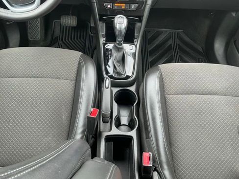 Used 2021 Buick Encore Preferred image 27