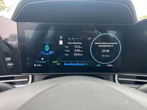 Used 2025 Hyundai Elantra Limited FWD image 17