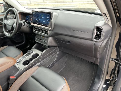 Used 2025 Ford Bronco Sport Outer Banks w/ Outer Banks Tech Package+ image 44