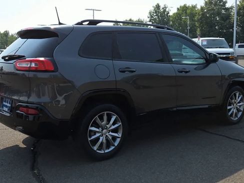 Used 2018 Jeep Cherokee Latitude FWD image 8