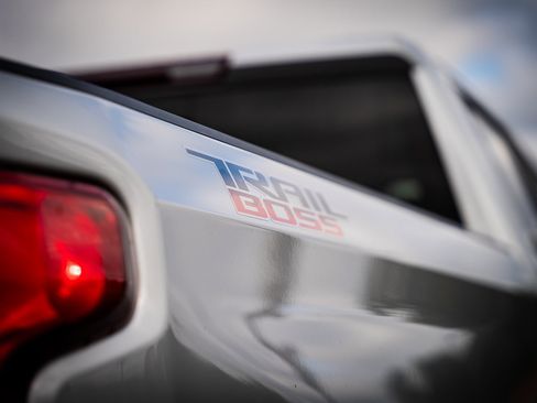 Used 2021 Chevrolet Silverado 1500 LT Trail Boss w/ Convenience Package II image 15