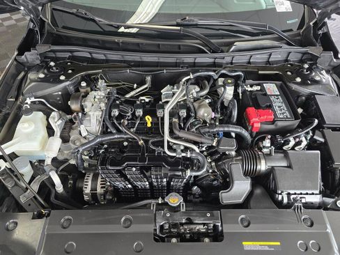 Used 2023 Nissan Altima 2.5 SV FWD image 9