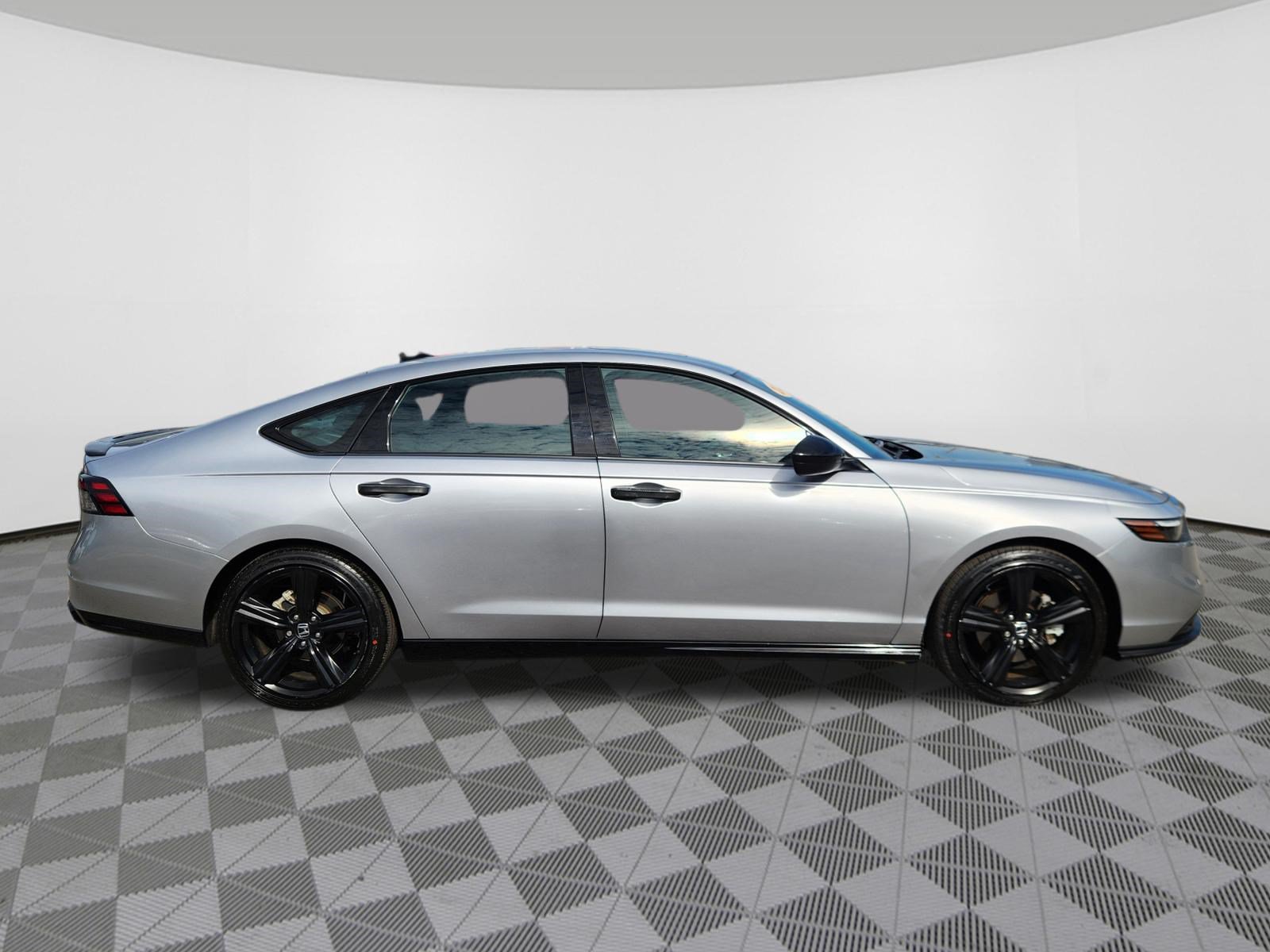 Used 2023 Honda Accord Sport image 6