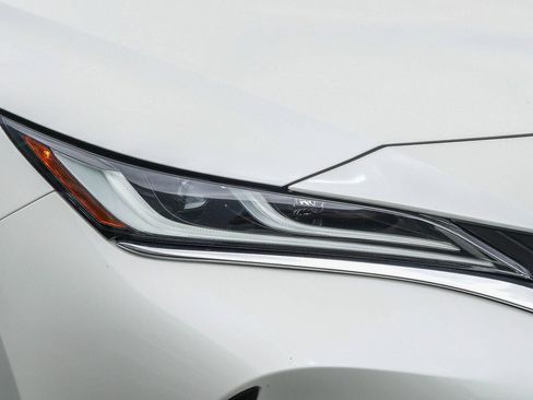Used 2021 Toyota Venza XLE AWD/4WD image 4