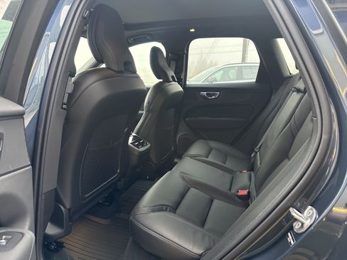 New 2026 Volvo XC60 B5 Ultra w/ Climate Package image 9