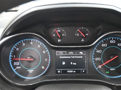 Used 2017 Chevrolet Cruze LT w/ Convenience Package FWD image 9