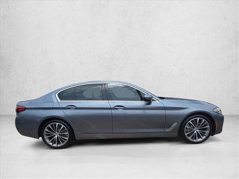 Used 2022 BMW 530i w/ Premium Package RWD image 4