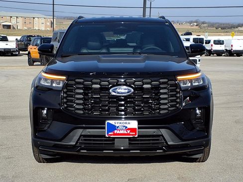New 2026 Ford Explorer ST-Line RWD image 2
