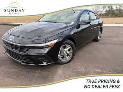 Used 2025 Hyundai Elantra SE