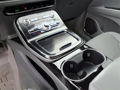 Used 2021 Lincoln Nautilus Reserve image 14