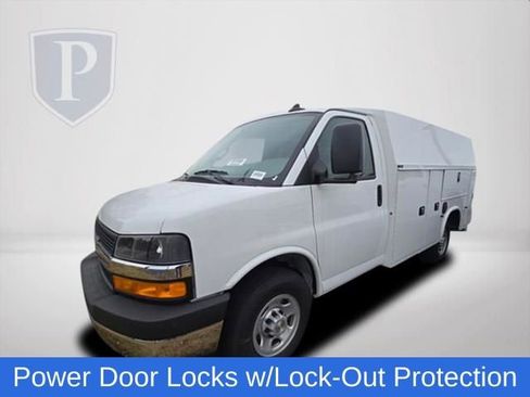 New 2025 Chevrolet Express 3500 w/ Power Convenience Package image 10