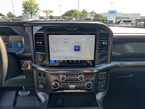 New 2025 Ford F150 Lariat w/ Equipment Group 502A High image 16