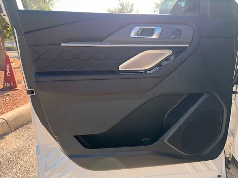 Used 2025 Ford Explorer Platinum w/ Ultimate Package RWD image 19