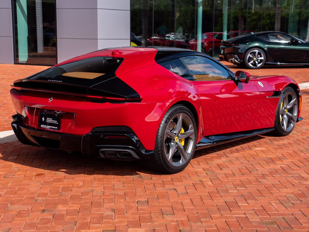 Certified 2025 Ferrari 12Cilindri RWD image 5