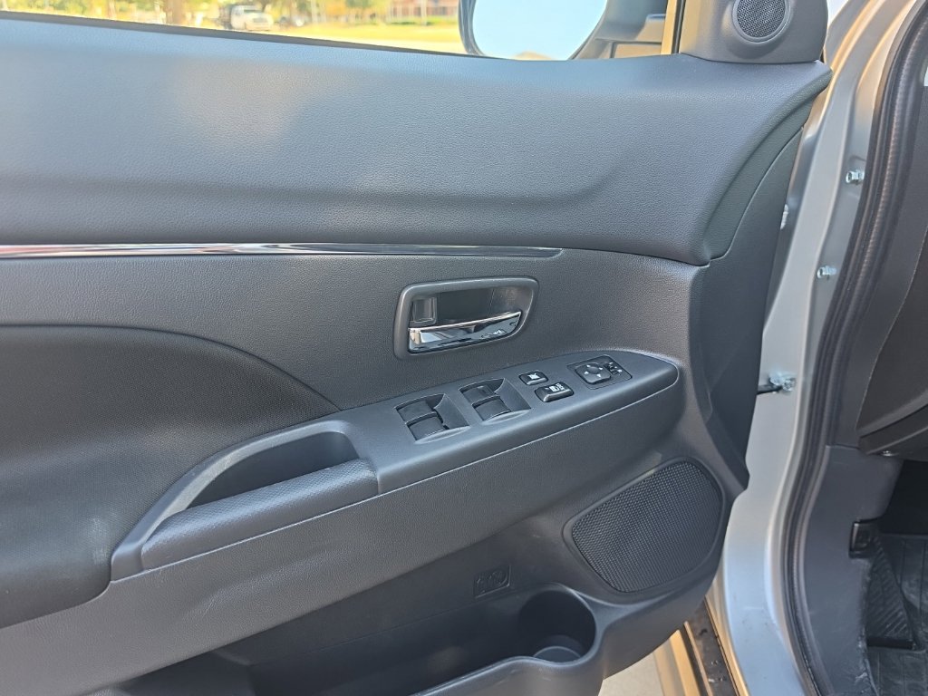 Used 2026 Mitsubishi Outlander Sport LE AWD/4WD image 15