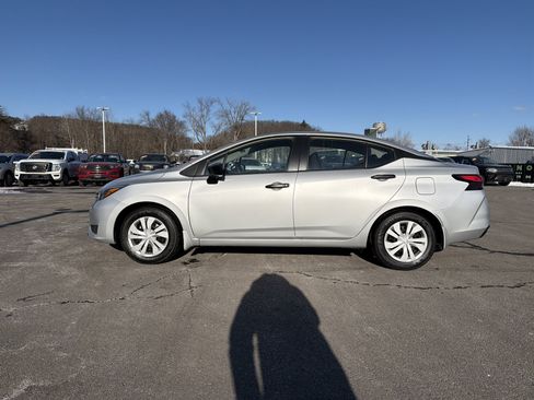 Used 2025 Nissan Versa S w/ Trunk Package image 8