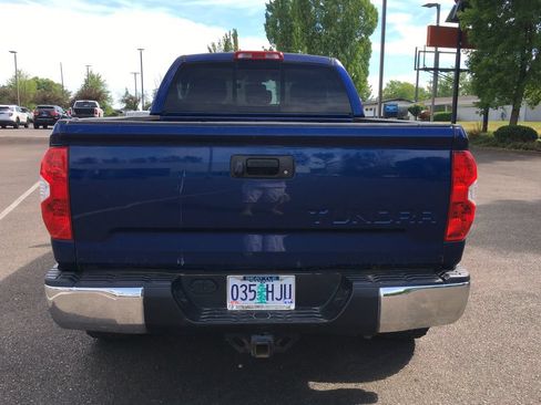 Used 2015 Toyota Tundra SR5 w/ TRD Off Road Package AWD/4WD image 5
