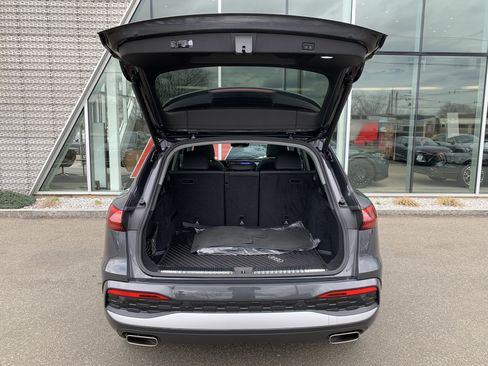Certified 2025 Audi Q5 Premium w/ Convenience Package AWD/4WD image 17