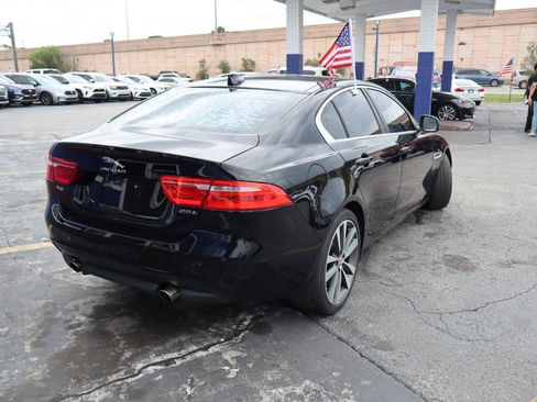 Used 2018 Jaguar XE Prestige RWD image 3