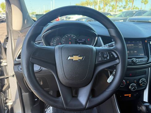 Used 2020 Chevrolet Trax LS FWD image 13