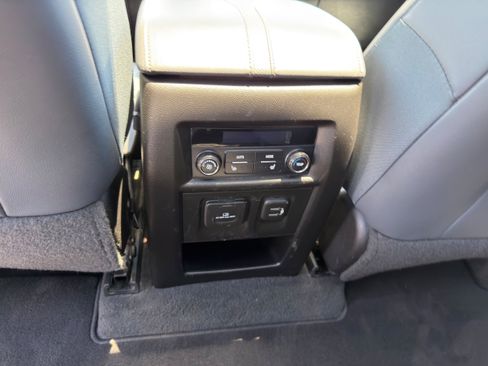 Used 2019 Chevrolet Traverse Premier w/ Driver Confidence II Package FWD image 23