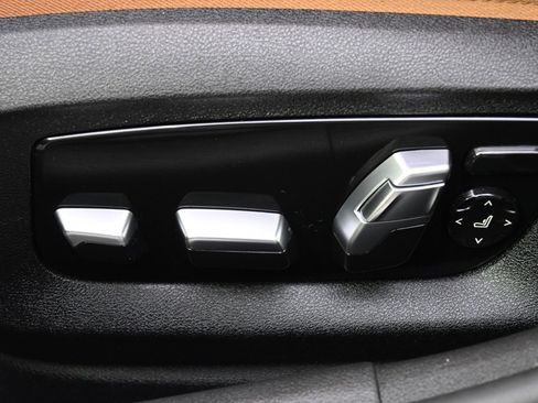 Used 2017 BMW 540i xDrive image 13
