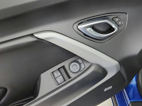 Used 2017 Chevrolet Camaro LT w/ Technology Package RWD image 22