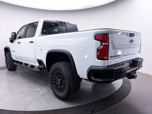 Used 2025 Chevrolet Silverado 2500 ZR2 w/ Technology Package AWD/4WD image 19