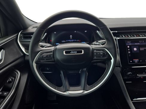 Used 2024 Jeep Grand Cherokee L Altitude RWD image 18