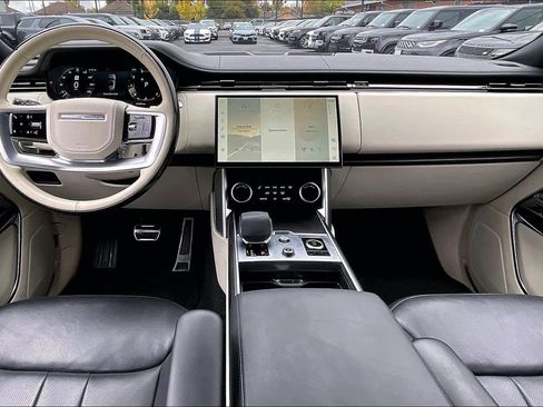 Used 2023 Land Rover Range Rover Autobiography image 16