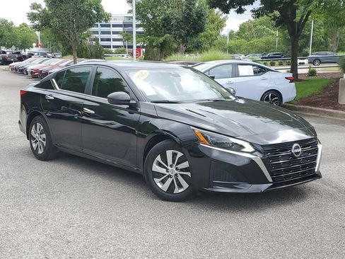 Certified 2025 Nissan Altima 2.5 S FWD image 31