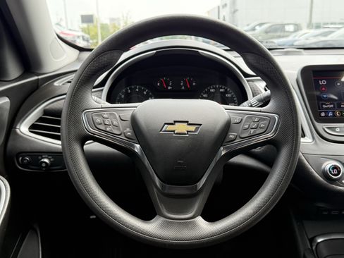 Used 2023 Chevrolet Malibu LT FWD image 19