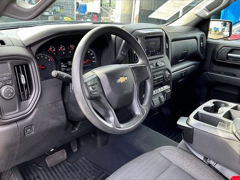 Used 2023 Chevrolet Silverado 1500 Custom image 9