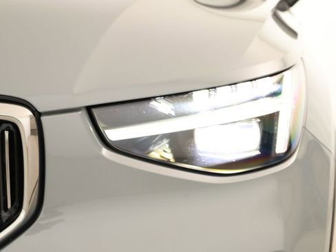 Used 2024 Volvo XC40 B5 Ultimate w/ Protection Package Premier AWD/4WD image 38