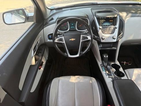Used 2017 Chevrolet Equinox Premier w/ Enhanced Convenience Package FWD image 19