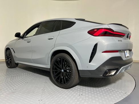 New 2026 BMW X6 xDrive40i w/ Climate Comfort Package image 3