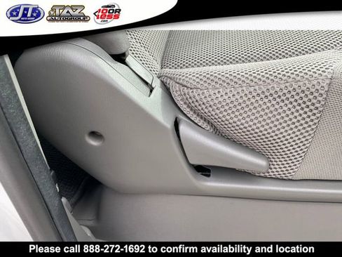 Used 2011 Nissan Frontier SV image 14