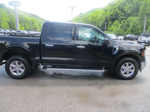 Used 2025 Ford F150 XLT w/ Equipment Group 301A Standard AWD/4WD image 3