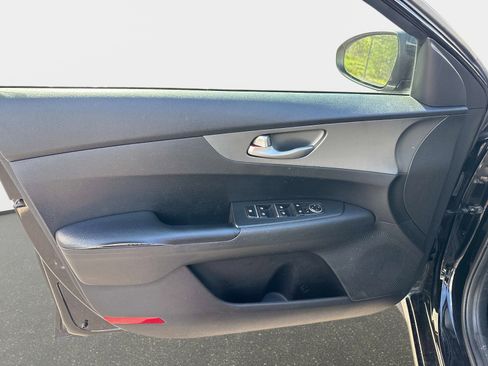 Used 2019 Kia Forte LXS FWD image 16