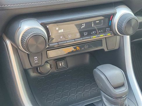 Used 2019 Toyota RAV4 LE image 45