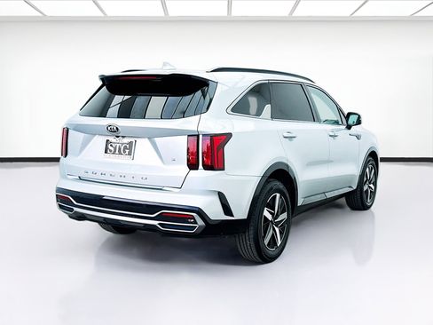 Used 2021 Kia Sorento S w/ Panoramic Sunroof Package image 4