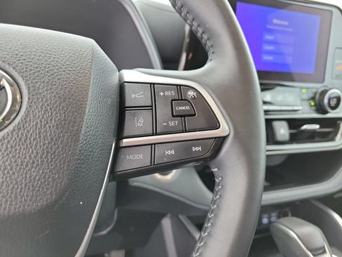 Used 2026 Toyota Highlander XLE AWD/4WD image 26
