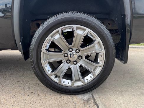 Used 2018 GMC Sierra 1500 Denali w/ Denali Ultimate Package image 9