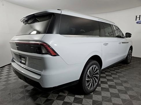 New 2026 Lincoln Navigator L Black Label AWD/4WD image 5