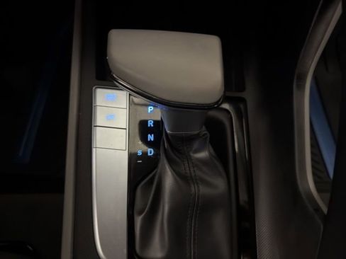 Certified 2025 Hyundai Elantra Sport image 26